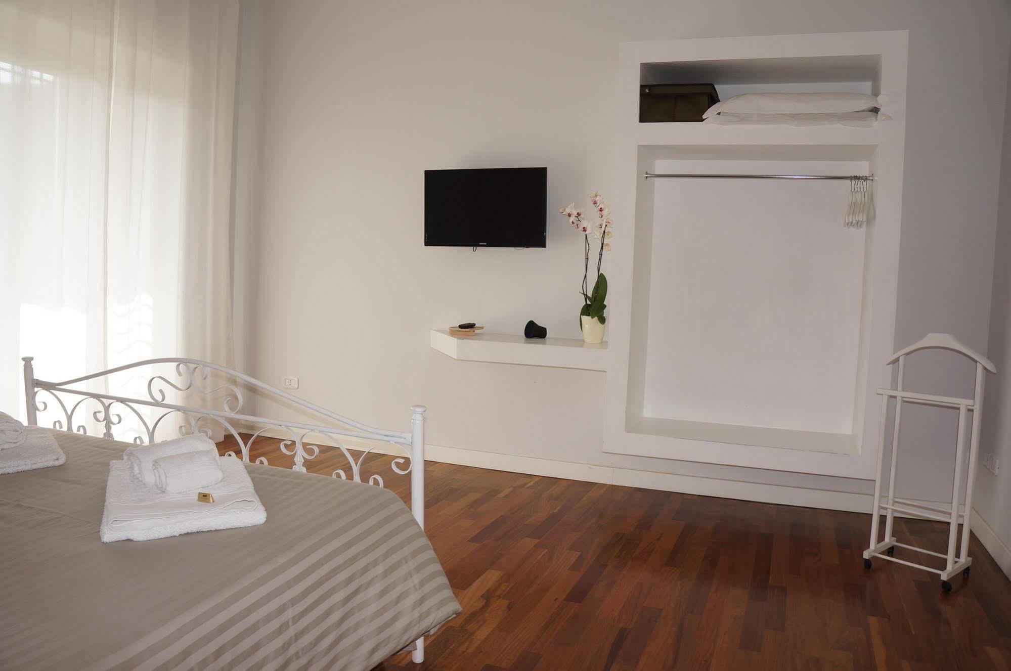 Lullymia Bed & Breakfast Crotone Eksteriør bilde