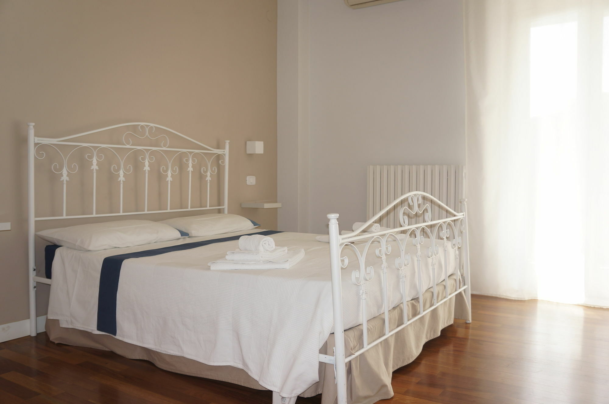 Lullymia Bed & Breakfast Crotone Eksteriør bilde